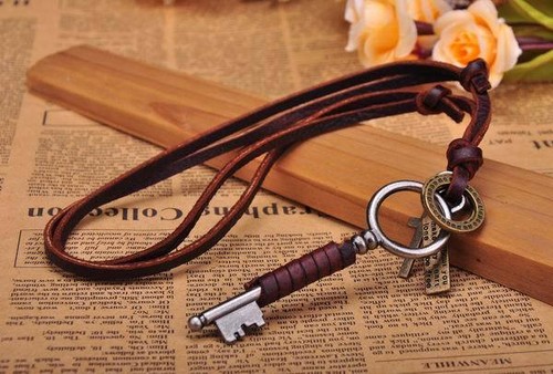 N221 brown surfer - surfer, key